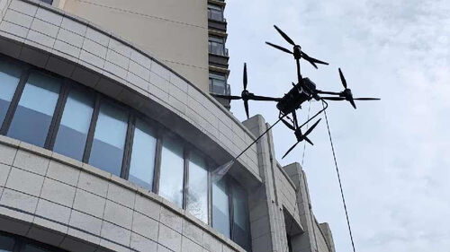 Latest company news about Why did MYUAV choose the FC30 as a cleaning drone? An article tells you the answer!