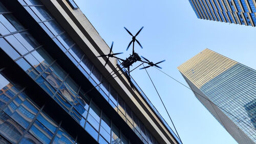 Latest company news about How do building cleaning drones work? An article to answer your questions!