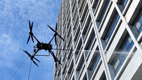 Latest company news about How can drones "legally reach 150 meters" under the new regulations? —— Compliance analysis of Mayowei FC30 super high-rise cleaning solution