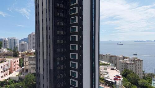 Latest company news about MYUAV double-rope UAV efficiently cleaned the complex curtain wall of Duoli Garden in Hong Kong, and the eco-friendly cleaning was well received