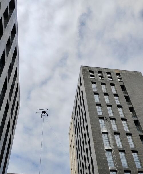 Latest company news about MYUAV Dual-Drone Operation: High-Low Combo Redefining Aerial Cleaning